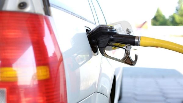 Estaciones de servicio ahora venden 40% de su promedio mensual: cómo afecta la pandemia al sector de combustibles