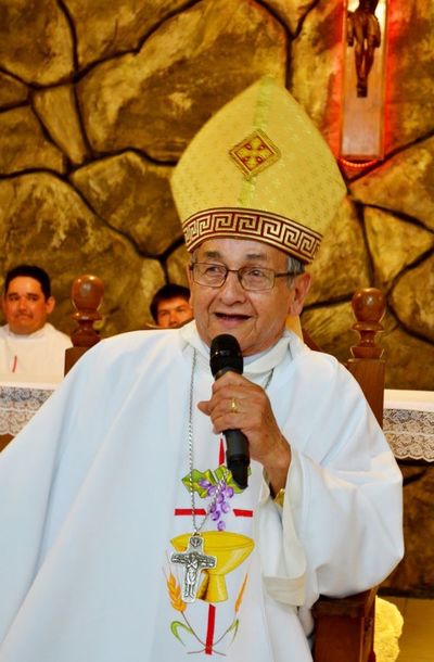 Conmemoran los 50 años de ordenación de Mons. Medina - Interior - ABC Color