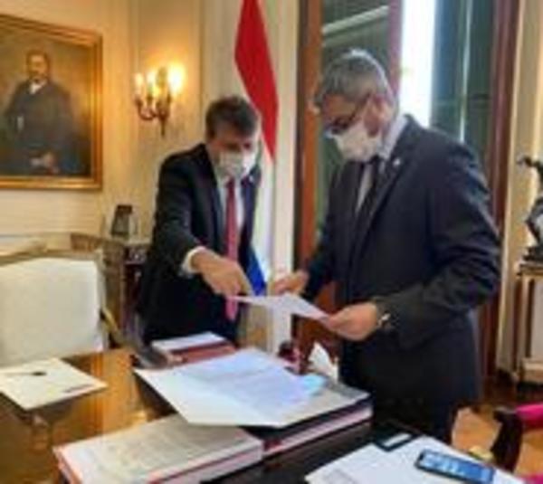 Petropar oficializa reducción de combustible - Paraguay.com
