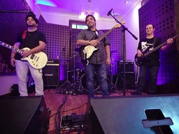 Banda De la piedra lanza dos singles