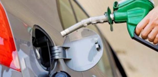 Petropar anuncia reducción de 250 guaraníes por litro en precios de combustibles | Radio Regional 660 AM