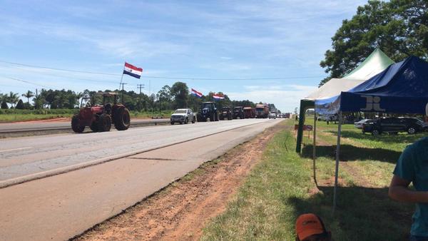 Tractorazo en Campo 9 - Campo 9 Noticias