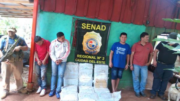 Cinco detenidos con 300 kilos de hierba en FRANCO.