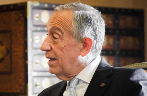 La comentada foto del presidente de Portugal haciendo fila en un supermercado - C9N