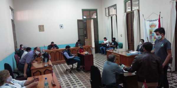 Junta Municipal aprueba pedir renuncia a intendente | Radio Regional 660 AM
