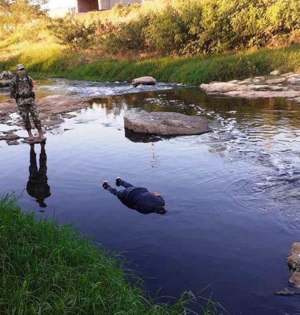 Hallan un cadáver en el arroyo Itay • Luque Noticias