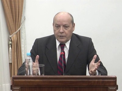 César Diesel es nuevo ministro de la Corte