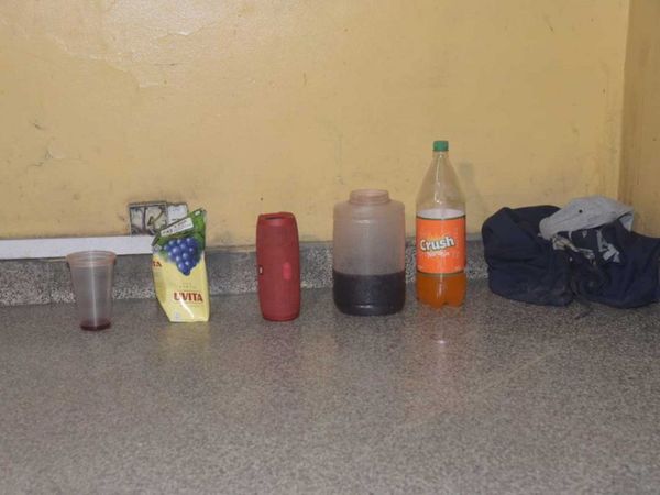 Jóvenes estaban tomando "jugo loco" y fueron detenidos