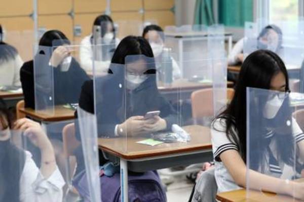 Corea del Sur reabre sus escuelas con estrictas medidas de seguridad sanitaria