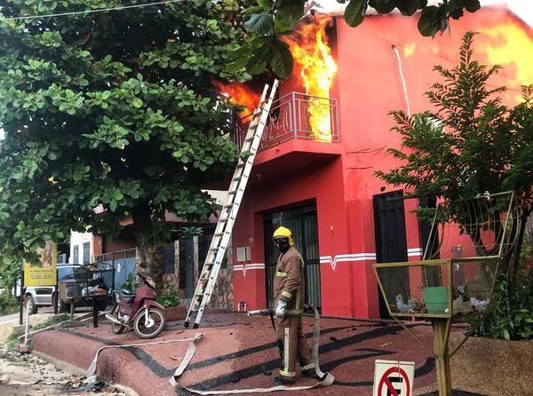 Intervención en incendio desnuda una vez más precariedades que sobrellevan bomberos de Concepción | Radio Regional 660 AM