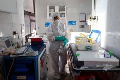 HOY / Médicos siguen comprando sus insumos: “Estamos cansados porque la ayuda no llega”