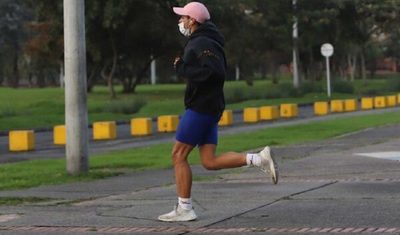 Médico recomienda uso de tapabocas solo al tener contacto con otras personas