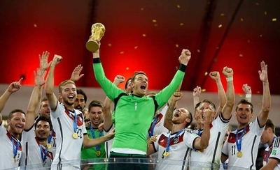 HOY / Manuel Neuer renueva con el Bayern hasta junio de 2023