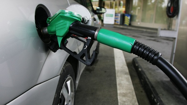 Emblemas privados también reducen sus precios de combustibles