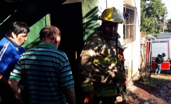 Susto en inquilinato luego de un incendio en una de las habitaciones