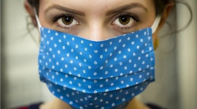 Mascarilla de tela reutilizable: qué características debe reunir para brindar protección