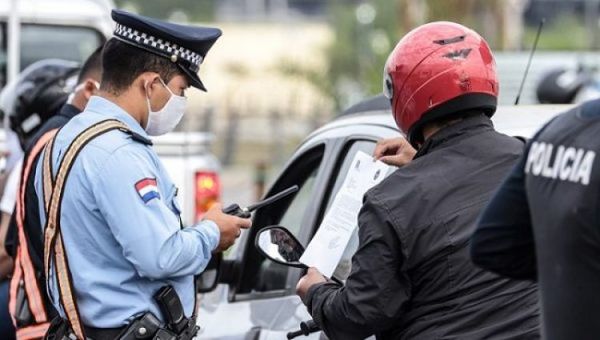 Desde hoy pueden viajar hasta cuatro personas por vehículo