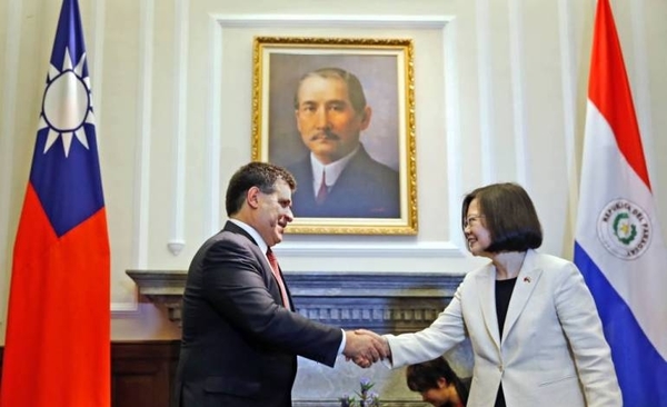 HOY / Cartes saluda a presidenta de Taiwán: “Mi respeto y admiración”