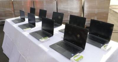 Gobierno entregó notebooks a escuelas indígenas