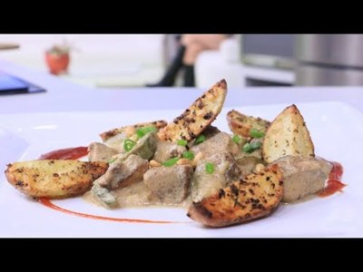 Pechugas de pollo con salsa de maní y rosas de manzanas | Recetas en Vive la Vida XL