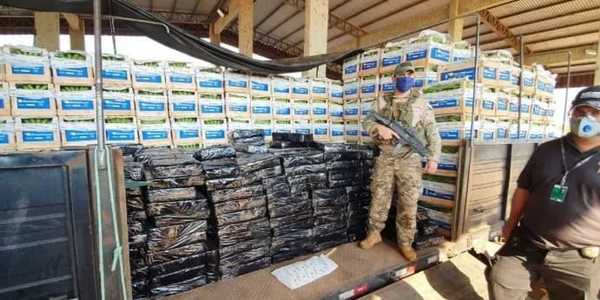 Decomisan marihuana en camión que transportaba banana | Noticias Paraguay
