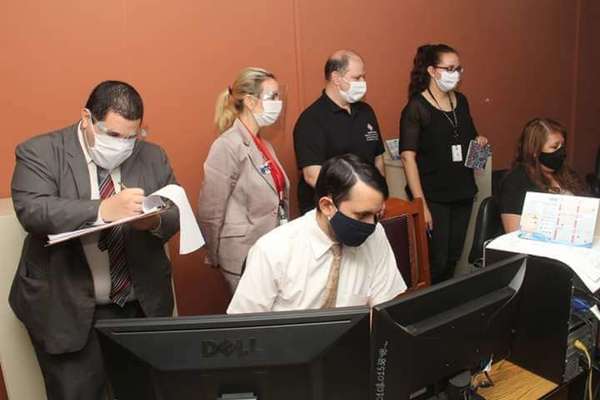 Presunta irregularidades en expedientes civiles - Judiciales.net