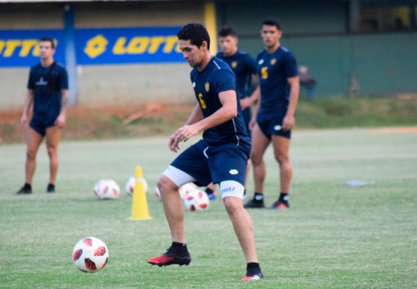 Varios jugadores de Luqueño siguen sin cobrar