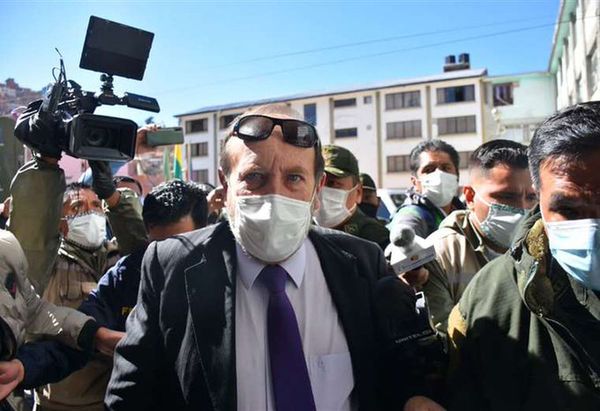 Arrestan a ministro de Salud de Bolivia por sobrefacturaciones en compras ante COVID-19