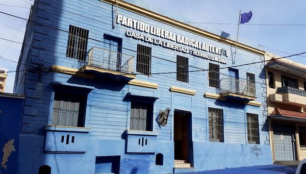PLRA expulsa a cuatro senadores de su directorio por su cercanía con ANR