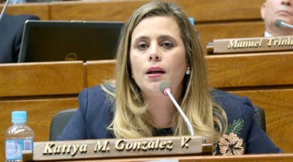 HOY / Diputada Kattya González, sobre el rechazo parcial de insumos médicos por parte del Ministerio de Salud
