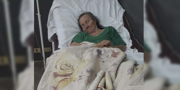 BUSCAN A FAMILIARES DE ABUELA INTERNADA EN SANTANÍ, DEPARTAMENTO DE SAN PEDRO.