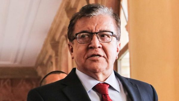 Pese a orden del Ejecutivo, en las binacionales siguen cobrando más que el presidente