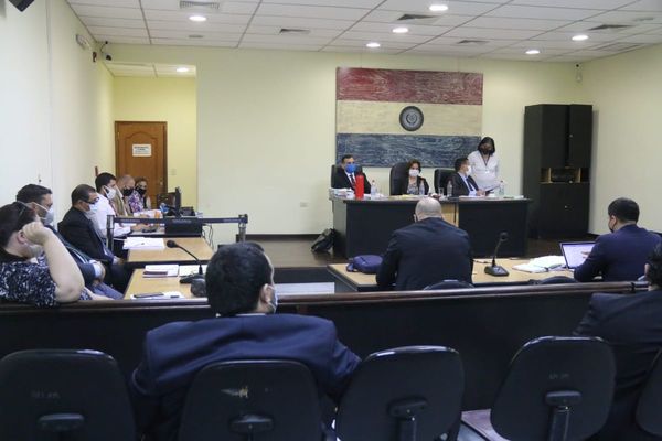 Devolvió G. 3.468 millones y se salvó de ser juzgada