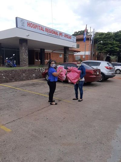 Egresadas del SNPP de Ayolas realizaron donativos al hospital regional