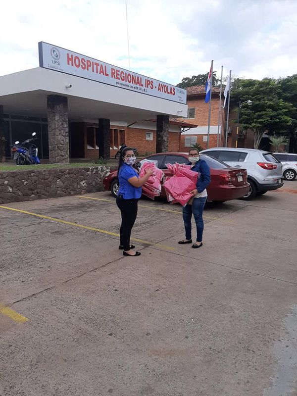 Egresadas del SNPP de Ayolas realizaron donativos al hospital regional