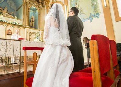 El rollo se quiere casar por la iglesia rae´e | Crónica
