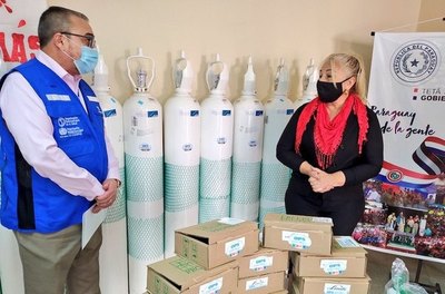 Entregan balones de oxígeno para abues de hogares | Crónica