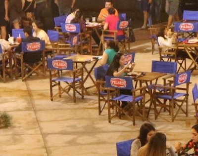 Proponen dar de comer en las plazas y veredas | Crónica