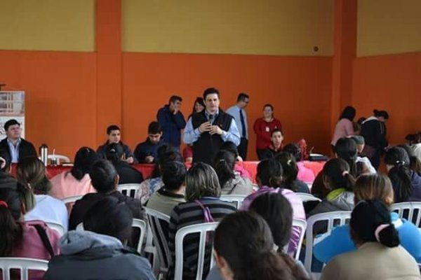 Entregan 350 tarjetas para beneficiados en Tekoporá - Campo 9 Noticias