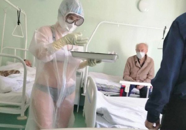 Enfermera “sexy” fue castigada por su pinta | Crónica