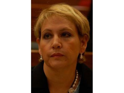 Economista sugiere recorte a las remuneraciones para calzar PGN
