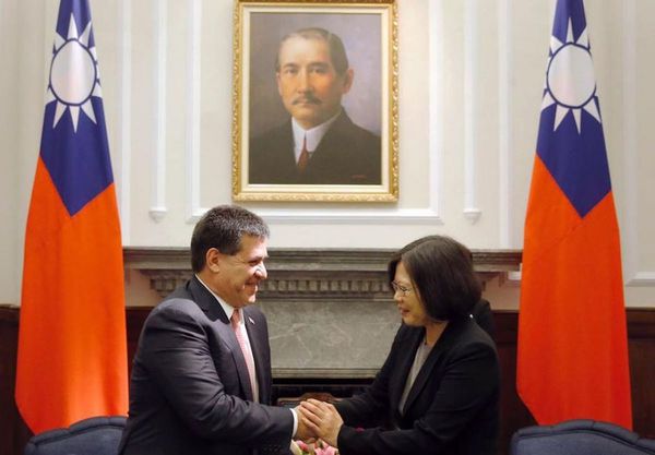 Horacio Cartes felicitó a presidenta de Taiwán por su segundo mandato