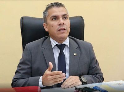 Cuestionan hechos que afectan administración de Salud