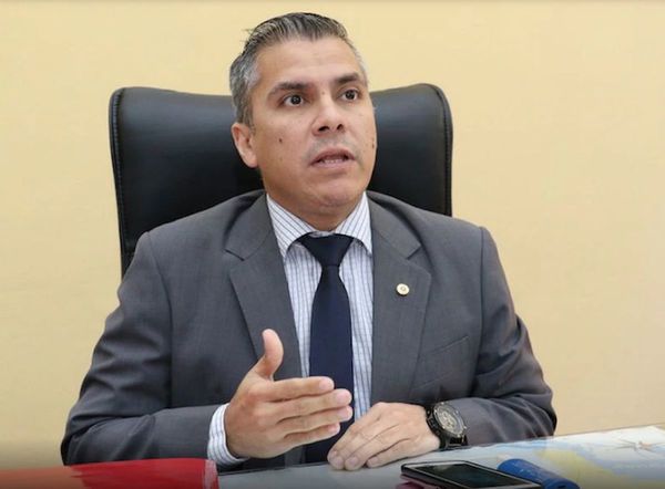 Cuestionan hechos que afectan administración de Salud
