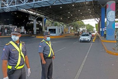 Comercio ahogado y miedo al contagio en la frontera entre Paraguay y Brasil » Ñanduti