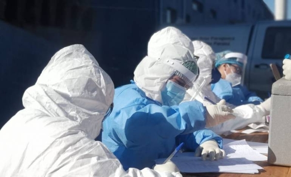 HOY / Insumos médicos no se reabastecen: Personal de blanco preocupado por la situación