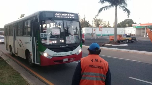 HOY / Analizarán bajar costo del pasaje tras reducción de precio del combustible
