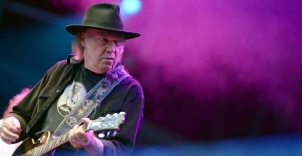 HOY / Neil Young publicará el 19 de junio su "álbum perdido", "Homegrown"