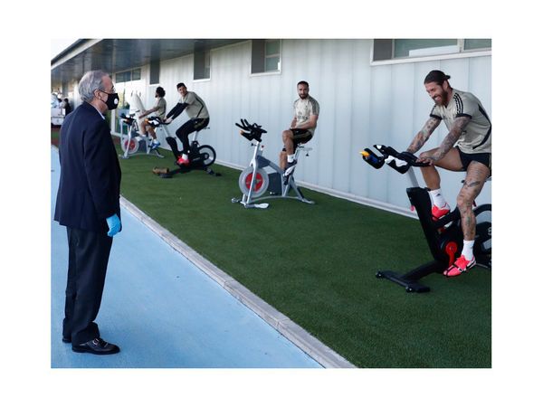 El Madrid trabaja con balón tras la visita de Florentino Pérez