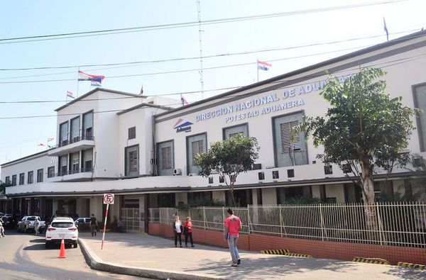 Estrepitosa caída en recaudaciones de Aduanas